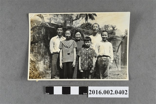 張星賢之四妹全家於屏東合照 (共2張)