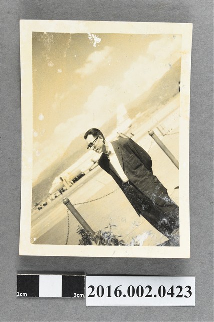 張星賢於松山機場 (共2張)