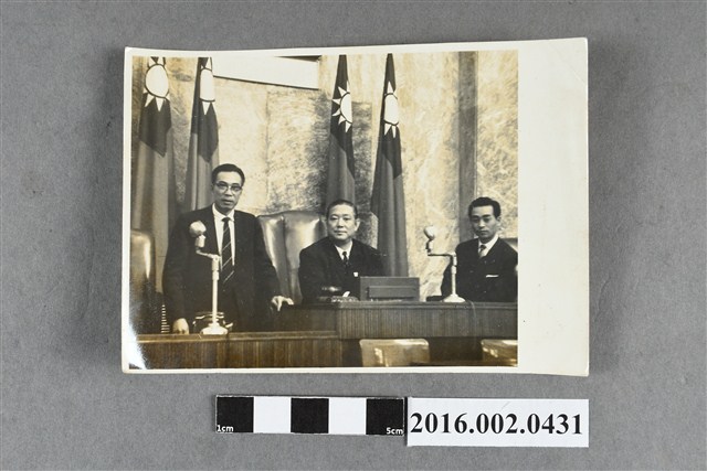 張星賢與友人合照 (共2張)