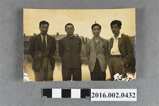 張星賢任職南滿鐵道株式會社時期與友人合照 (共2張)