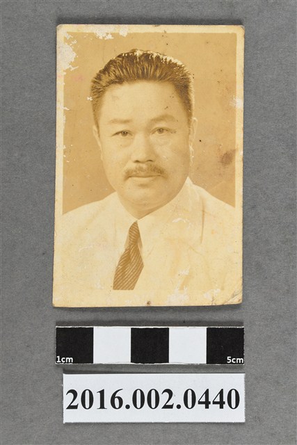 張啟明（張星賢之父）於上海 (共2張)