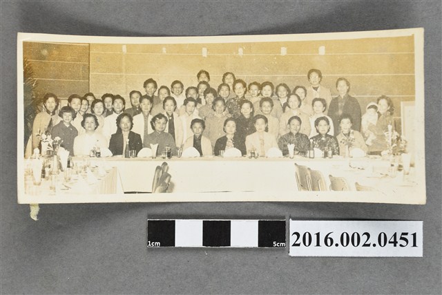 鄭新合於彰化高女同學會合照 (共2張)