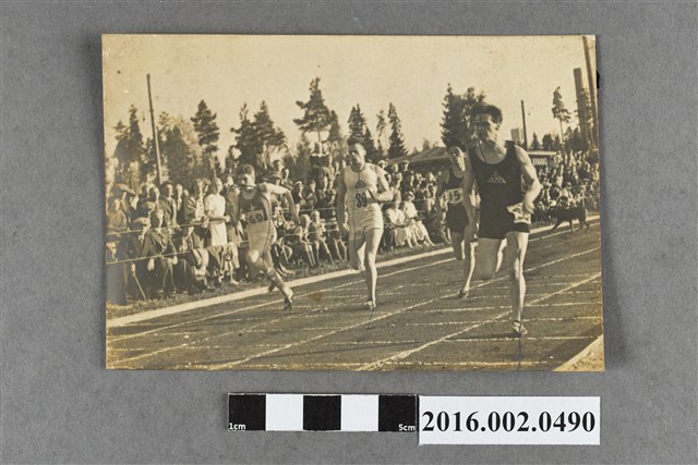 日本奧運田徑代表隊參加第十一屆柏林奧運賽後於各地遠征與參訪 (共2張)