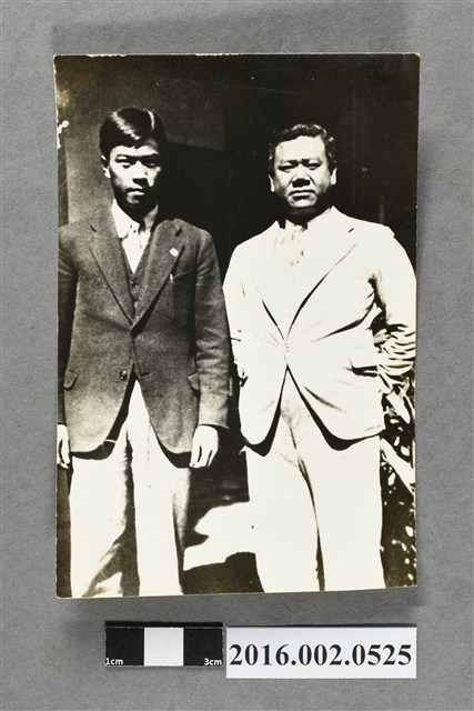 張星賢就讀早稻田大學時期利用寒假回台擔任巡迴教練與楊肇嘉於台中合照 (共4張)