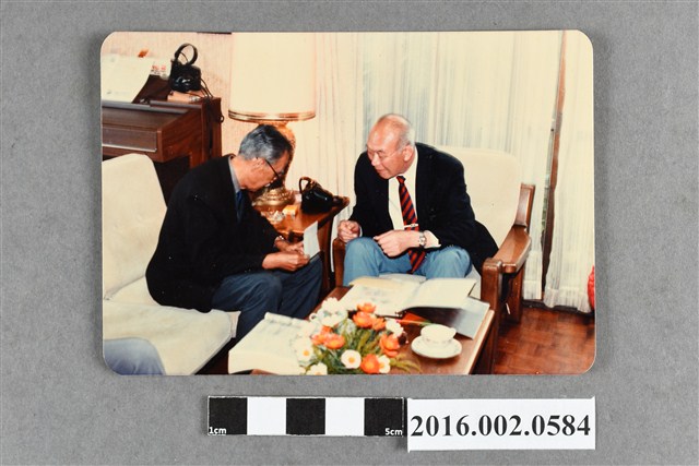 張星賢與日籍友人聚會合照 (共2張)