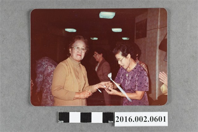 鄭新合之彰化高女同學於聚會合照 (共2張)