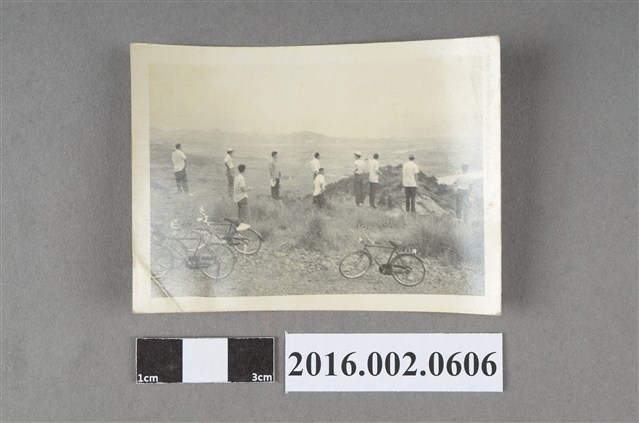 張星賢之合作金庫同仁周朝全與黃江泉、林蒼梧等人出遊合照 (共2張)