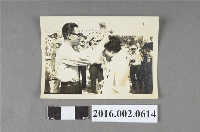 張星賢於頒獎典禮為選手頒獎照 (共2張)