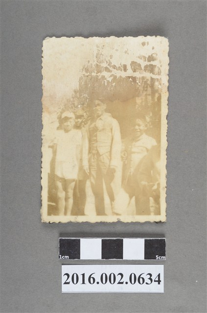 張志賢與學生於東瀛學校合照 (共2張)