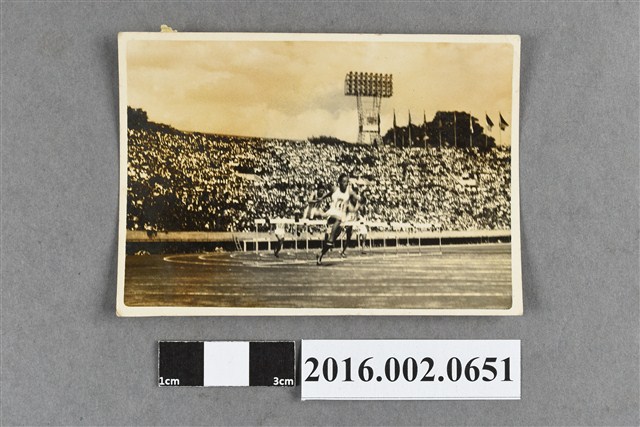 台灣代表隊女田徑選手於「第三屆東京亞運」運動場競賽照片 (共2張)