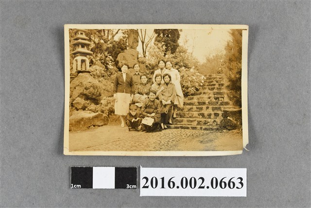 鄭新合之彰化高女同學合照 (共2張)