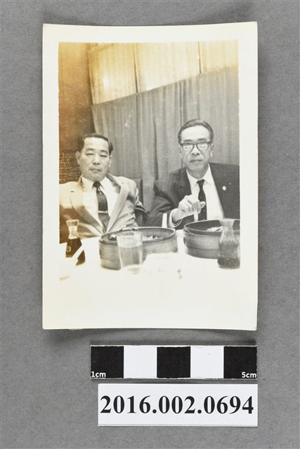 張星賢與友人聚餐合照 (共2張)