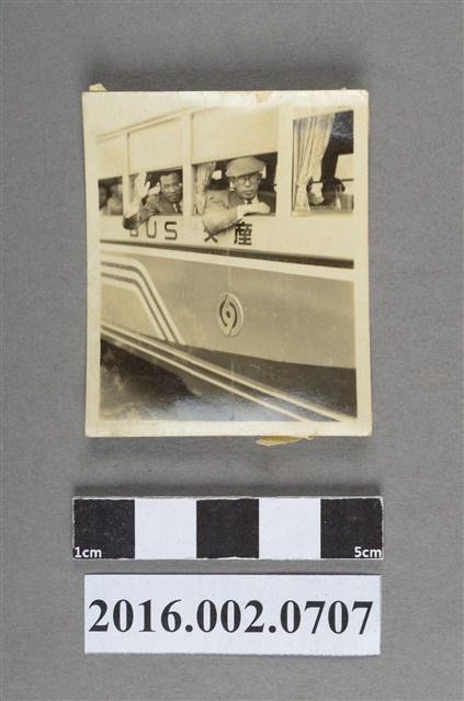 張星賢搭乘日本公車 (共2張)