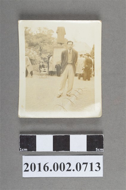 張星賢於日本 (共2張)