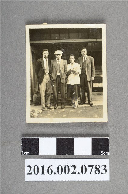 張星賢與友人、陳英郎於日本合照 (共2張)