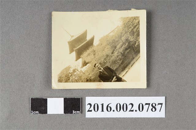 陳英郎於日本奈良法隆寺 (共2張)