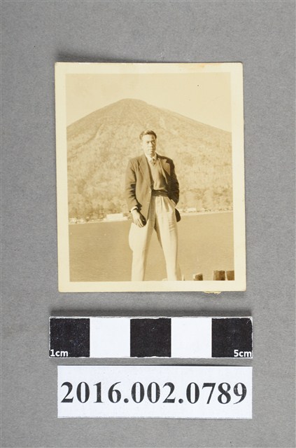 張星賢於日本富士五湖獨照 (共2張)