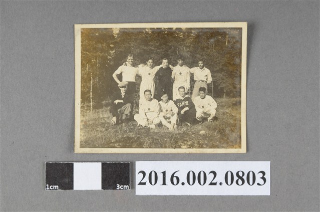 日本奧運代表選手參加第十一屆柏林奧運與選手等人於奧運選手村合照 (共2張)