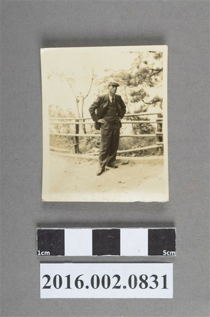 張星賢戶外獨照 (共2張)