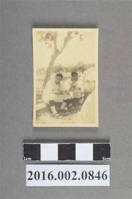 張星賢任職合作金庫時期為棒球隊之一員與隊友於台中合照 (共2張)