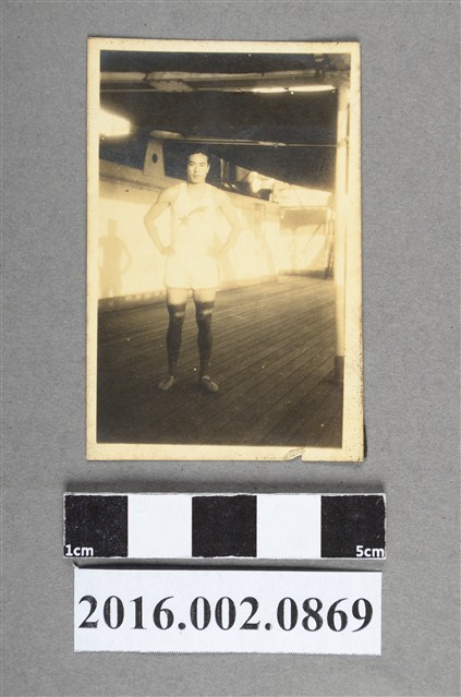 張星賢任職滿鐵時期代表滿州隊參加「神宮競技兼全日本選手權大會」勇奪四百公尺接力賽冠軍獨照 (共2張)