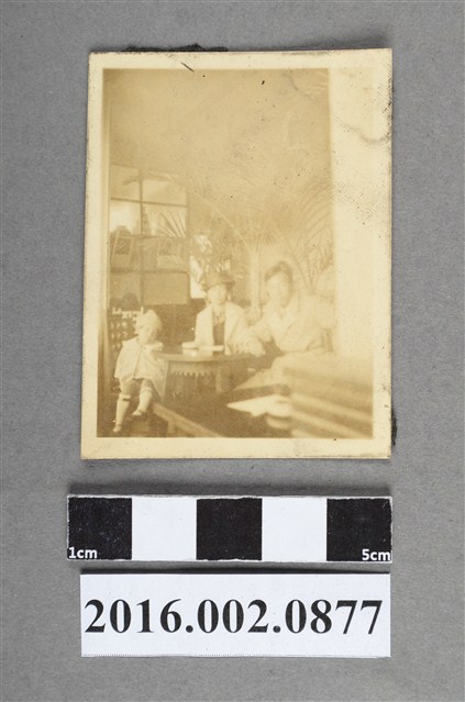 張星賢任職滿鐵時期與友人於大連合照 (共2張)