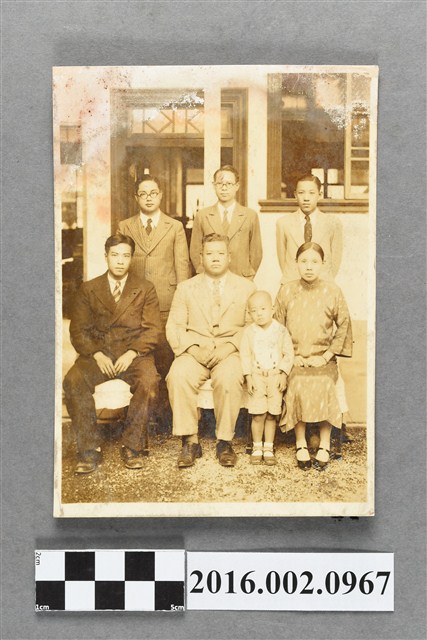 張星賢與楊肈嘉全家合照 (共2張)