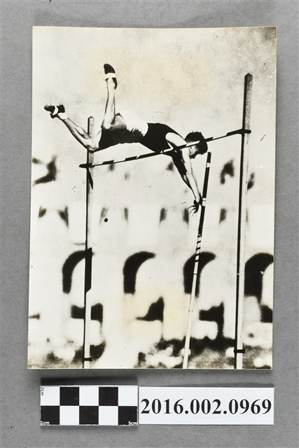 第十屆洛杉磯奧運之撐竿跳高競賽 (共2張)