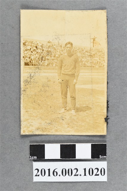 張星賢任職滿鐵時期代表日本參加第十一屆柏林奧運於奧運比賽場 (共2張)