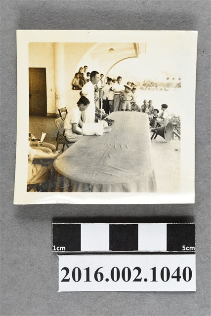 張星賢於大會司令臺 (共2張)