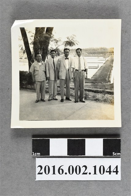 張星賢與織田幹雄等人於環島參訪合照 (共2張)