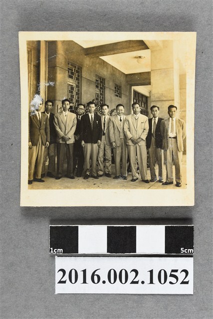 張星賢與合作金庫總行同仁合照 (共2張)