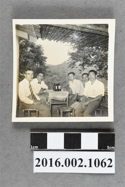 張星賢與織田幹雄、廖漢水等人環島參訪於台南關子嶺合照 (共2張)