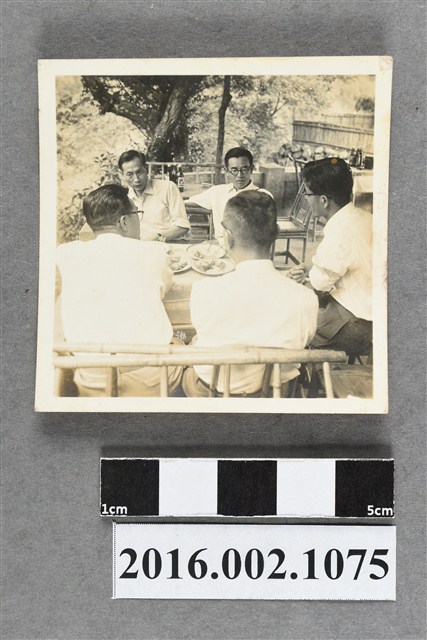 織田幹雄與廖漢水等人環島參訪於臺南關子嶺合照 (共2張)