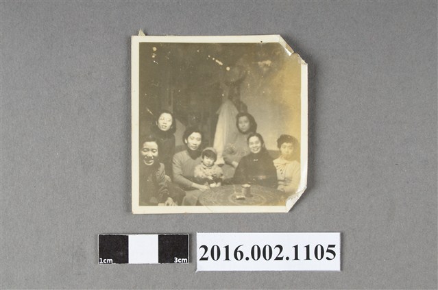 張星賢之親友合照 (共2張)