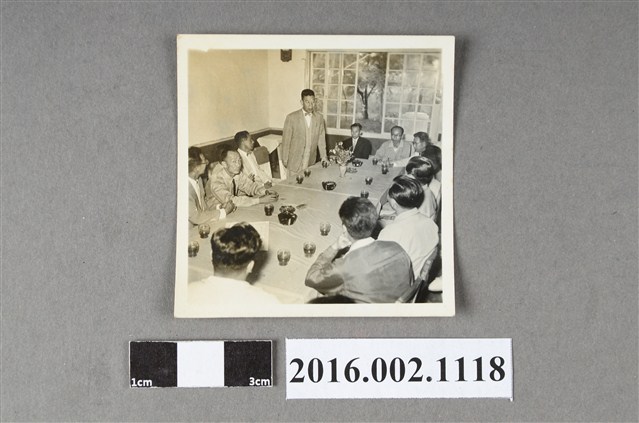 張星賢與織田幹雄、廖漢水等人於環島參訪合照 (共2張)