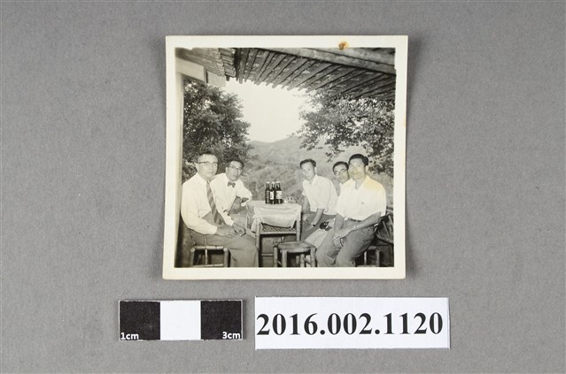 張星賢與織田幹雄、廖漢水等人環島參訪於台南關子嶺合照 (共2張)