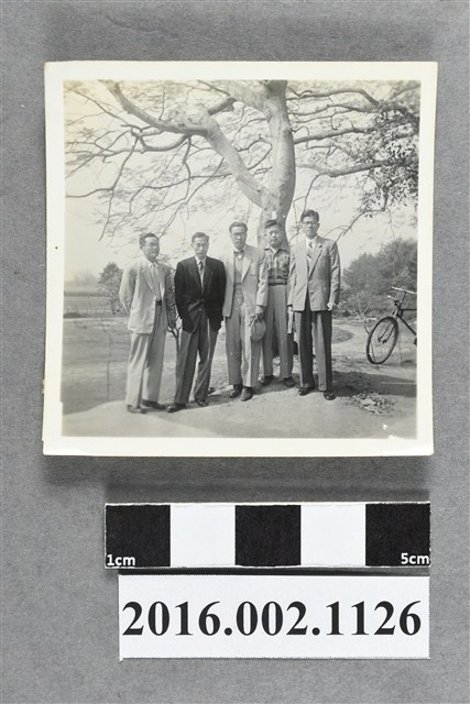 張星賢與織田幹雄、廖漢水等人於環島參訪合照 (共2張)