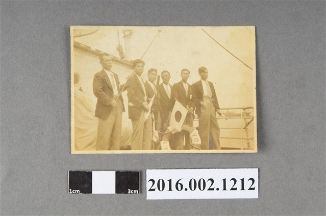 日本奧運代表團搭乘「龍田丸」客輪前往美國參加第十屆洛杉磯奧運 (共3張)