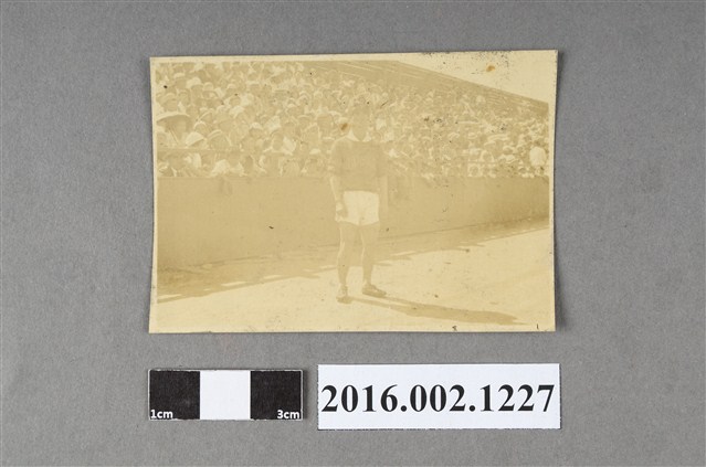 張星賢就讀早稻田大學時期代表日本參加第十屆洛杉磯奧運於奧運比賽場 (共2張)