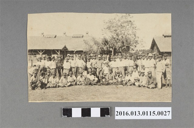 嘉農學生馬術課合照 (共3張)