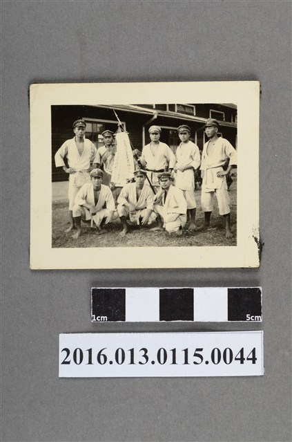 陳文炎與柔道部部員合照 (共3張)