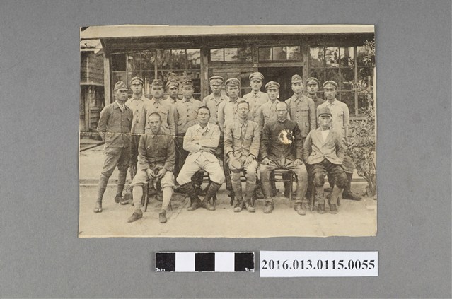 嘉農學生與老師合照 (共3張)