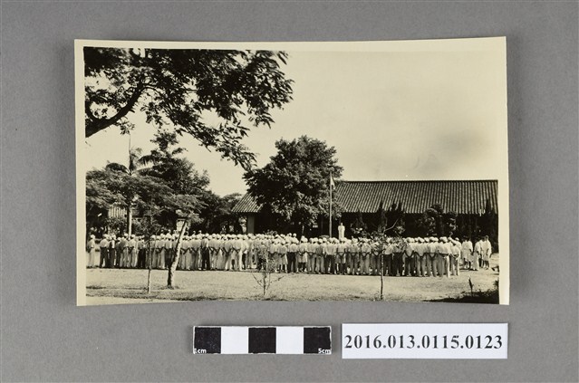 學生集合升旗照 (共2張)