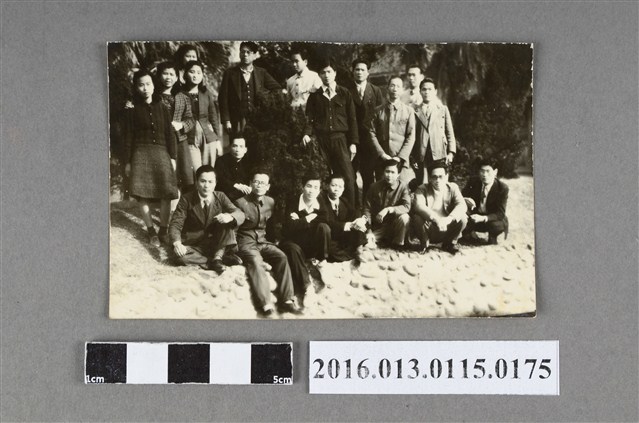 多人剪影 (共2張)