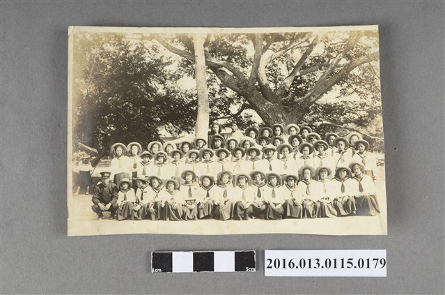 學生修學旅行合影留念 (共2張)