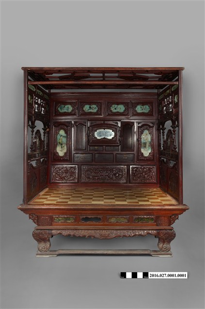 朱漆雕花鑲彩繪玻璃畫八腳紅眠床 (共8張)