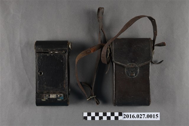 柯達折疊式布朗尼2號自動書寫背印相機 (共3張)