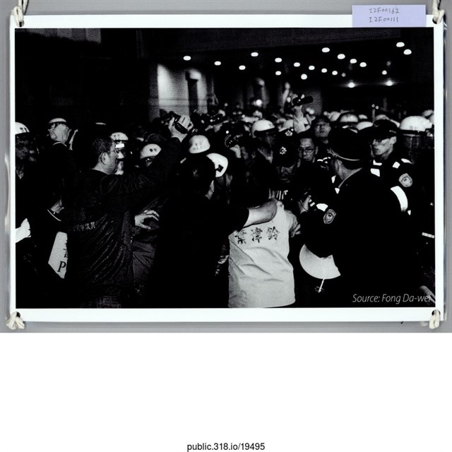 民眾黑白照片  (共1張)