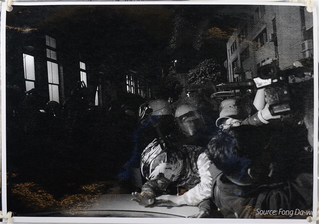 民眾黑白照片  (共1張)